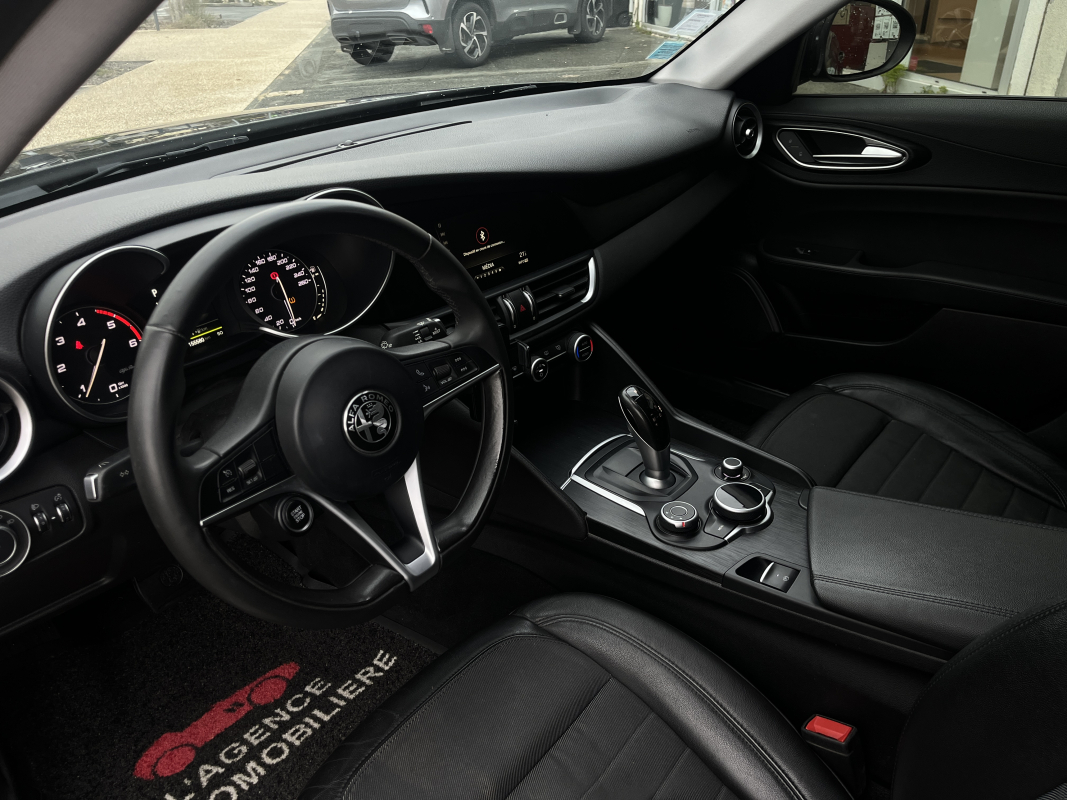 Alfa Romeo Giulia — 8