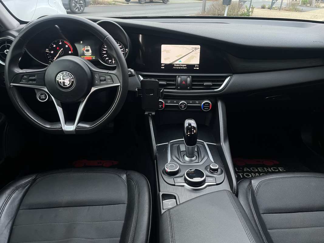Alfa Romeo Giulia — 9