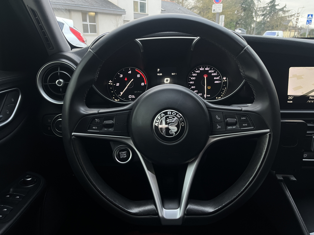 Alfa Romeo Giulia — 14
