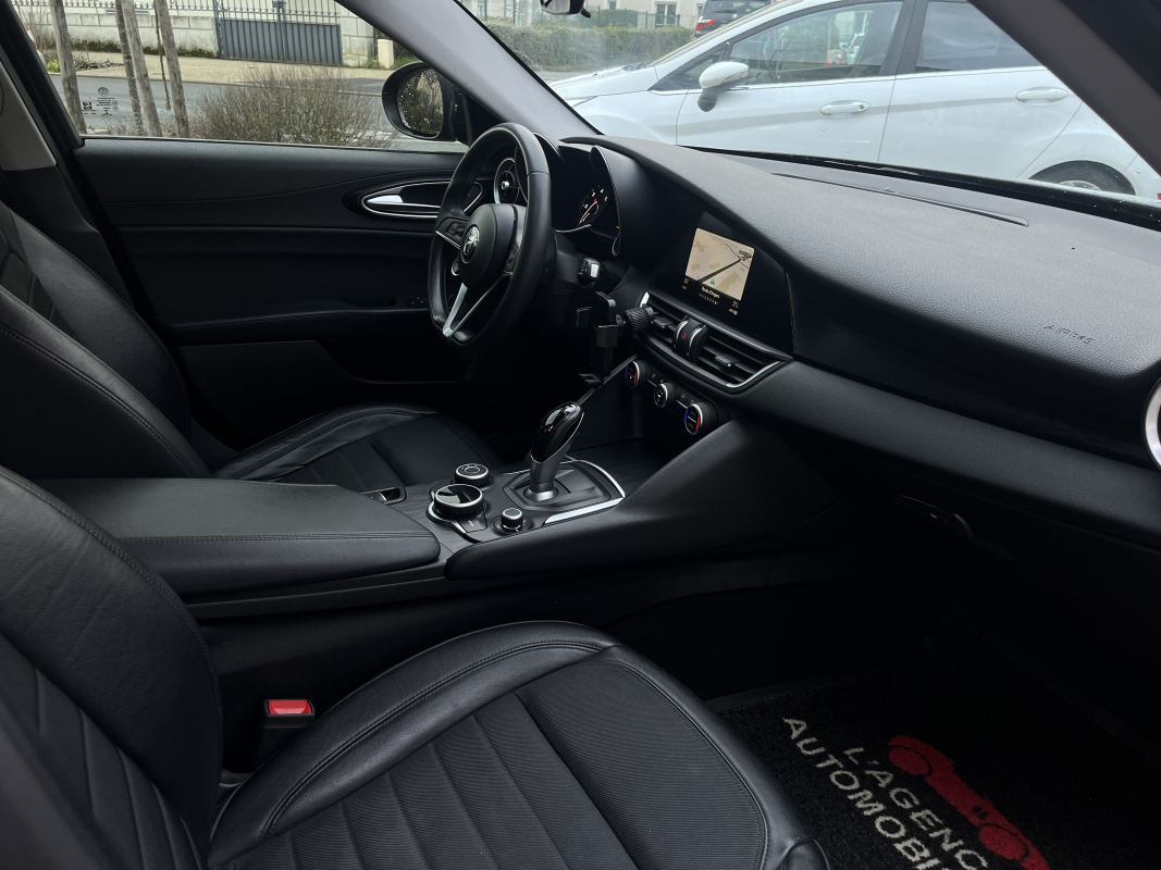 Alfa Romeo Giulia — 10