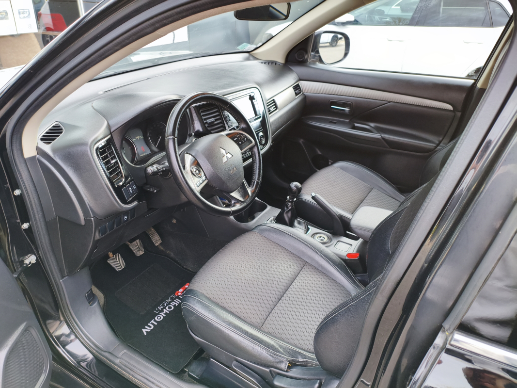Mitsubishi Outlander — 8