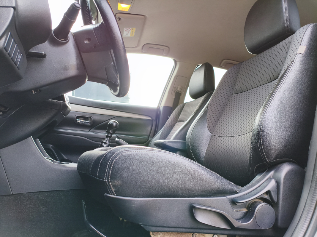 Mitsubishi Outlander — 7