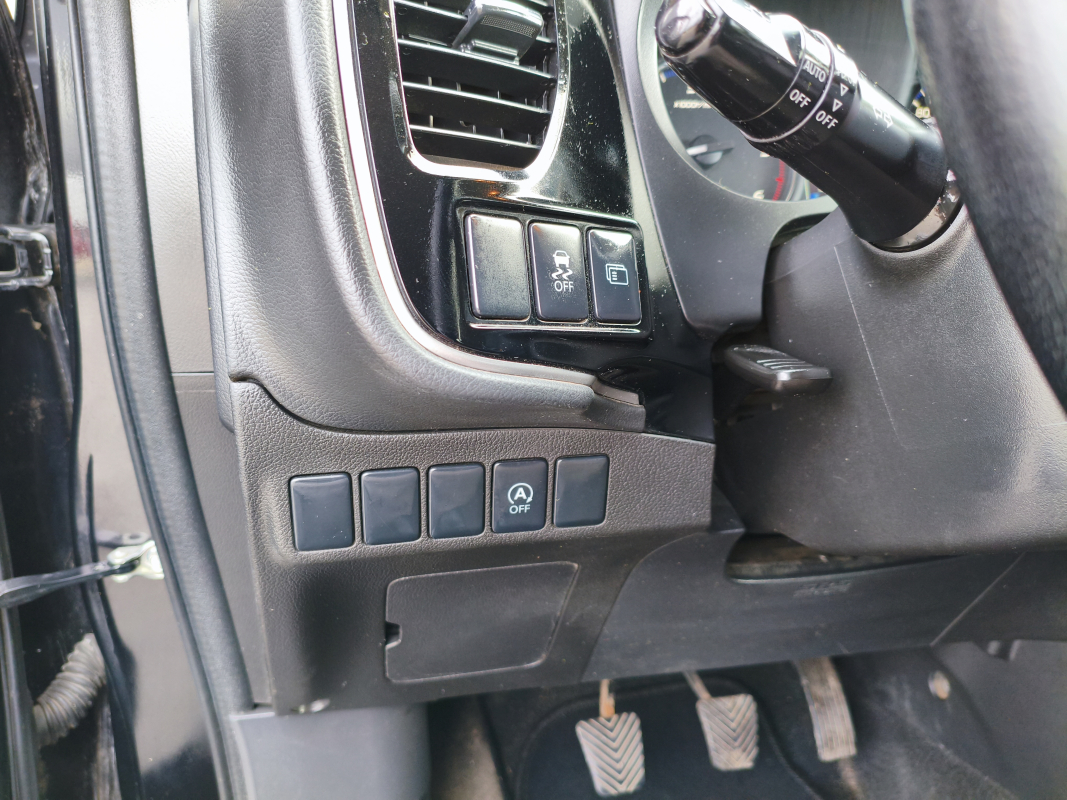 Mitsubishi Outlander — 15