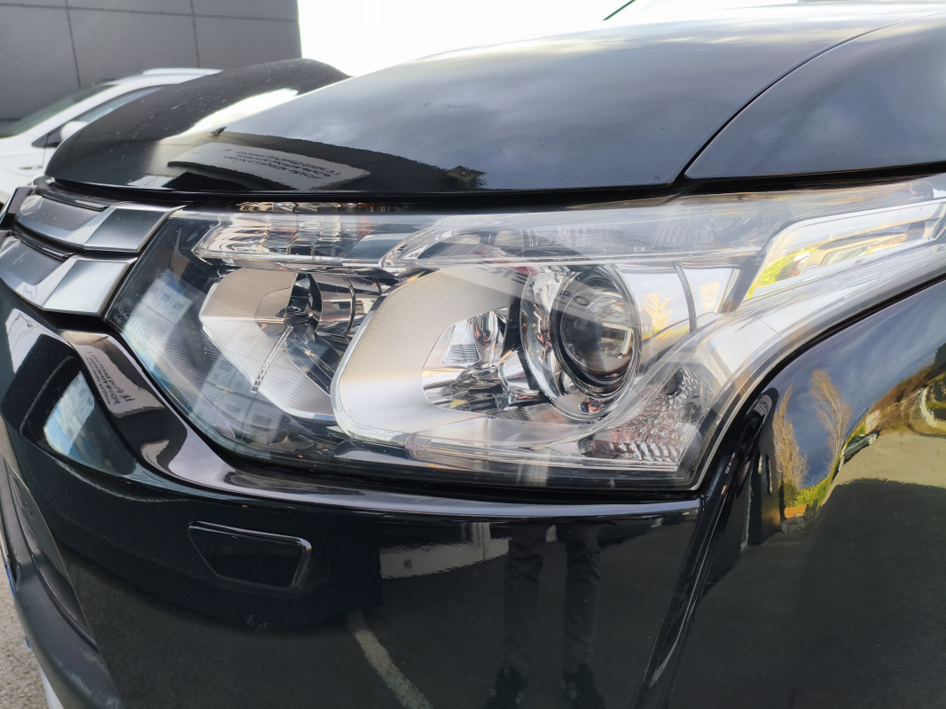 Mitsubishi Outlander — 33