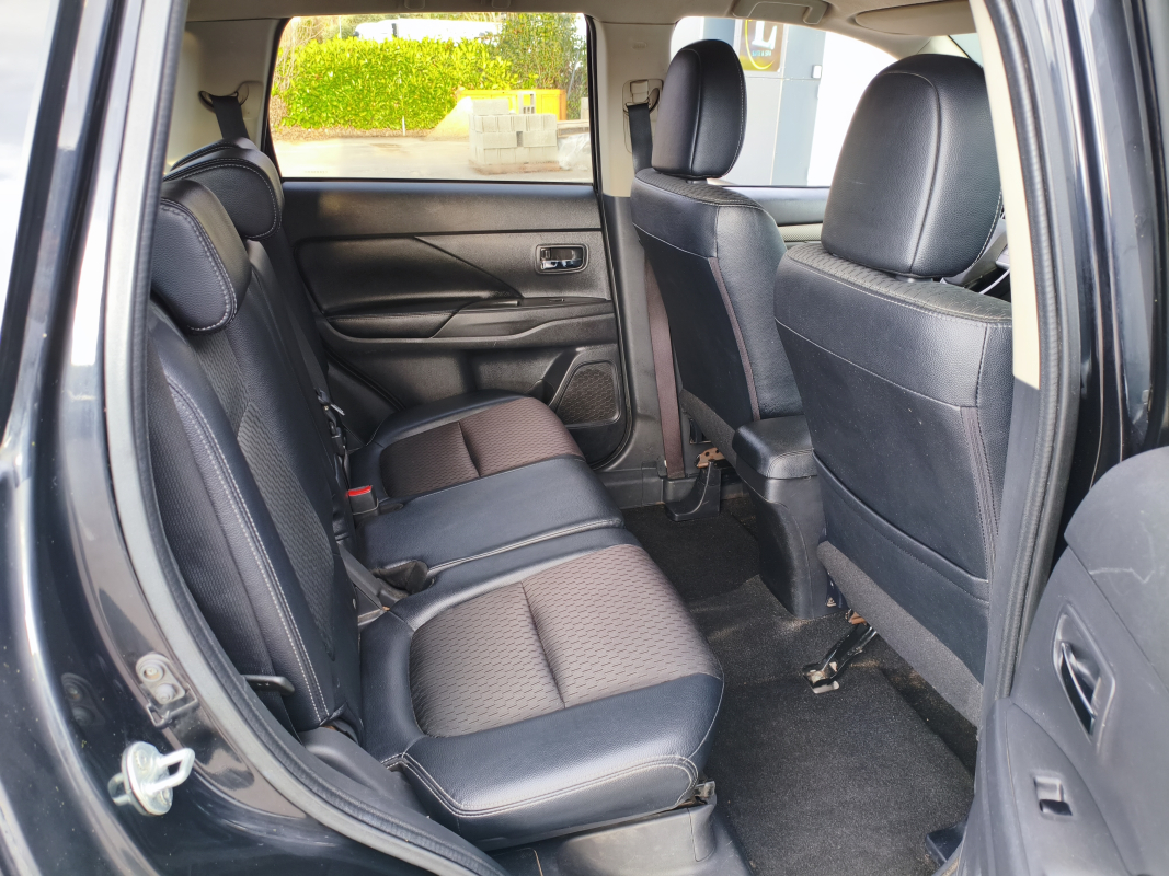 Mitsubishi Outlander — 19