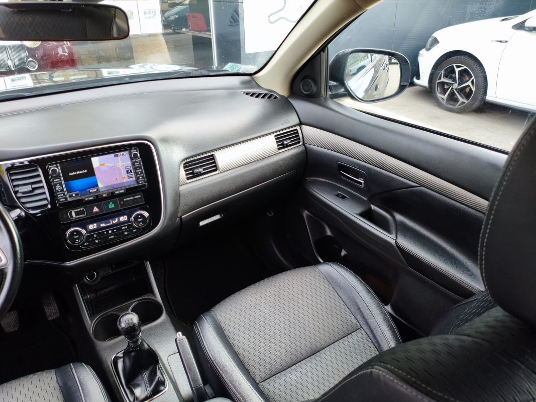 Mitsubishi Outlander — 20