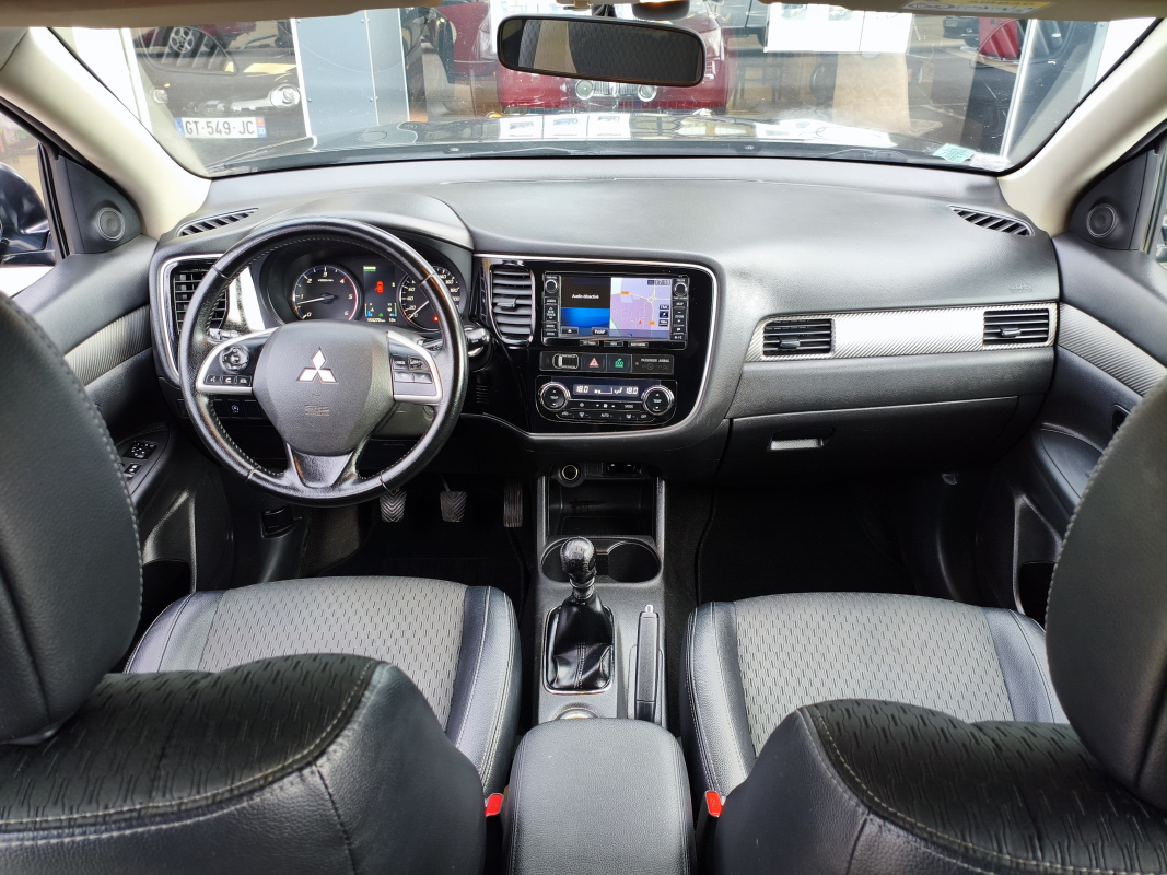 Mitsubishi Outlander — 9