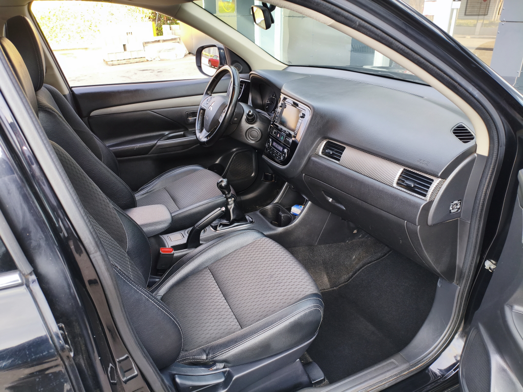 Mitsubishi Outlander — 21