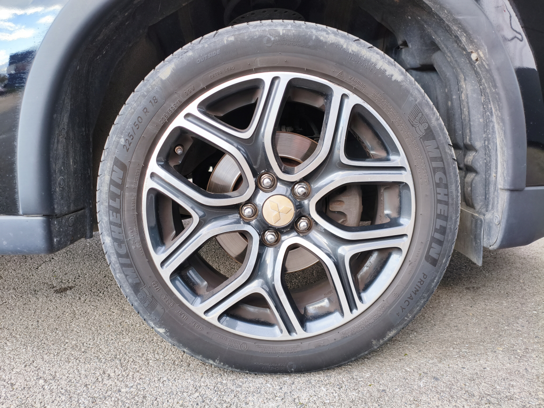 Mitsubishi Outlander — 32