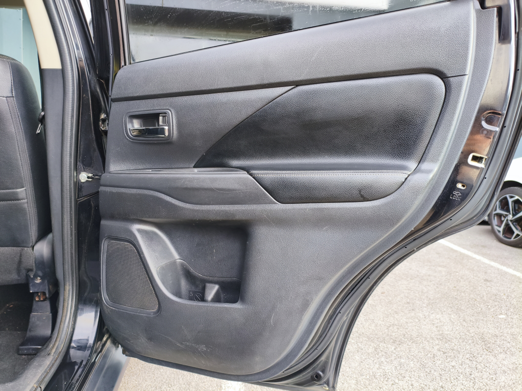 Mitsubishi Outlander — 28