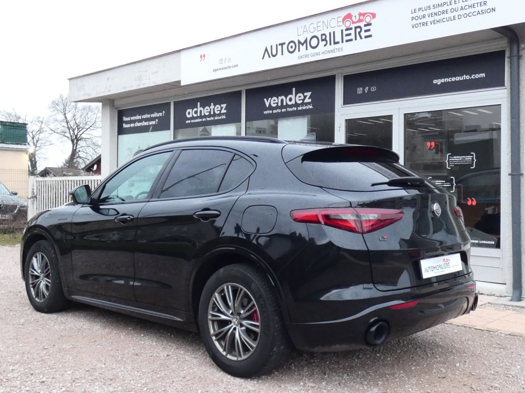 Alfa Romeo STELVIO — 8