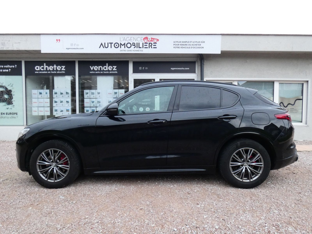 Alfa Romeo STELVIO — 9