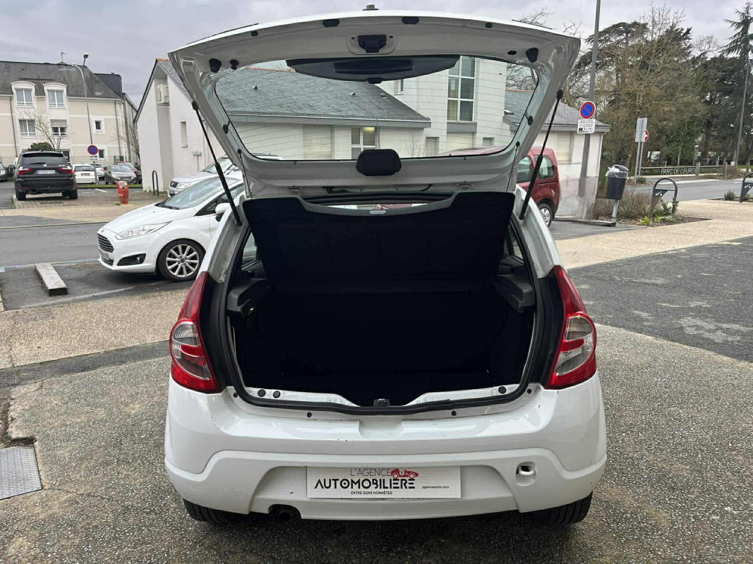 Dacia Sandero — 9