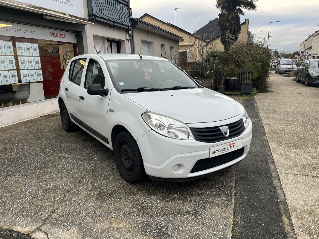Dacia Sandero — 3