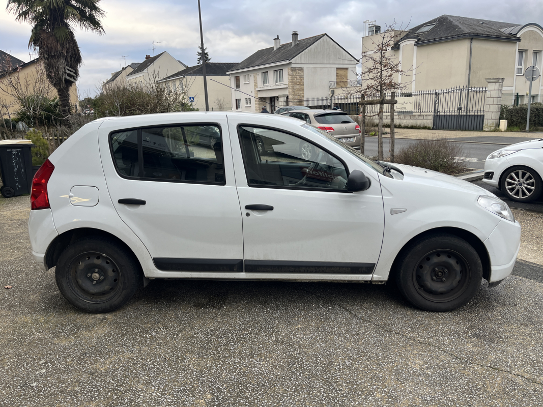 Dacia Sandero — 4