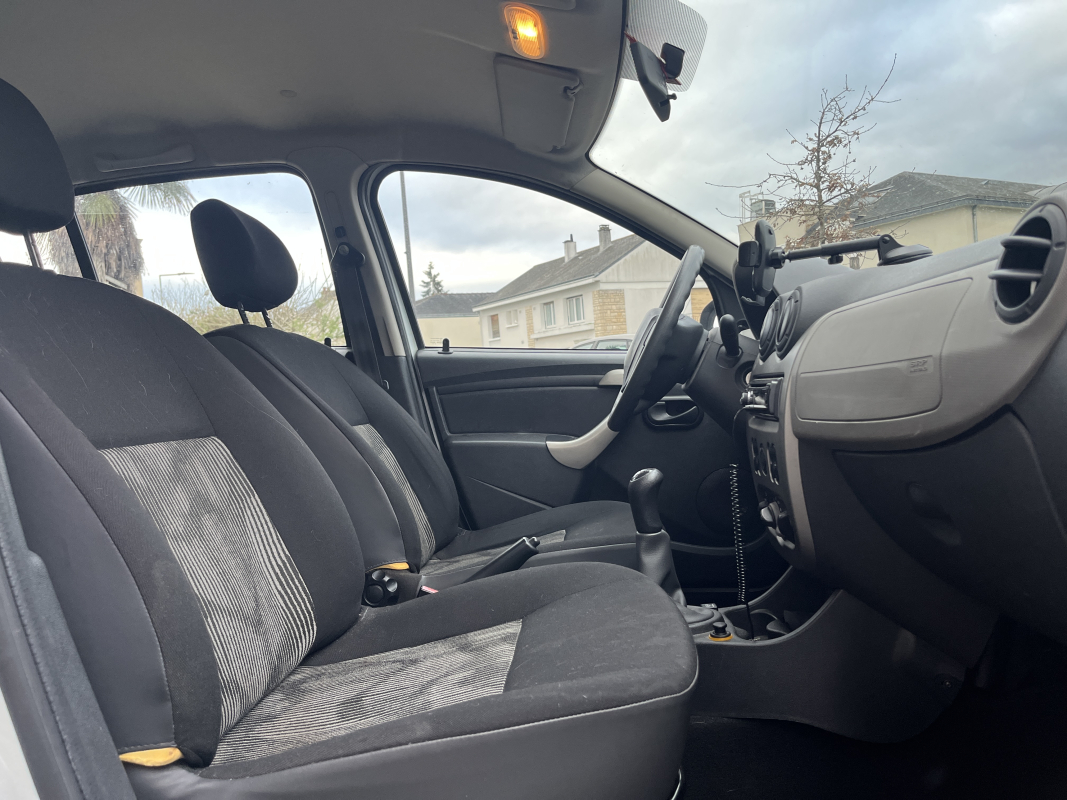 Dacia Sandero — 14