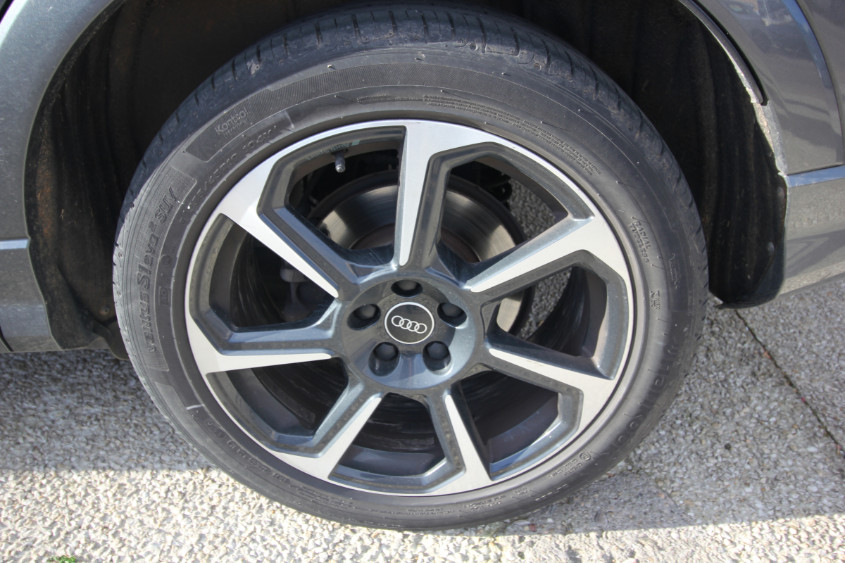 Audi Q3 — 12