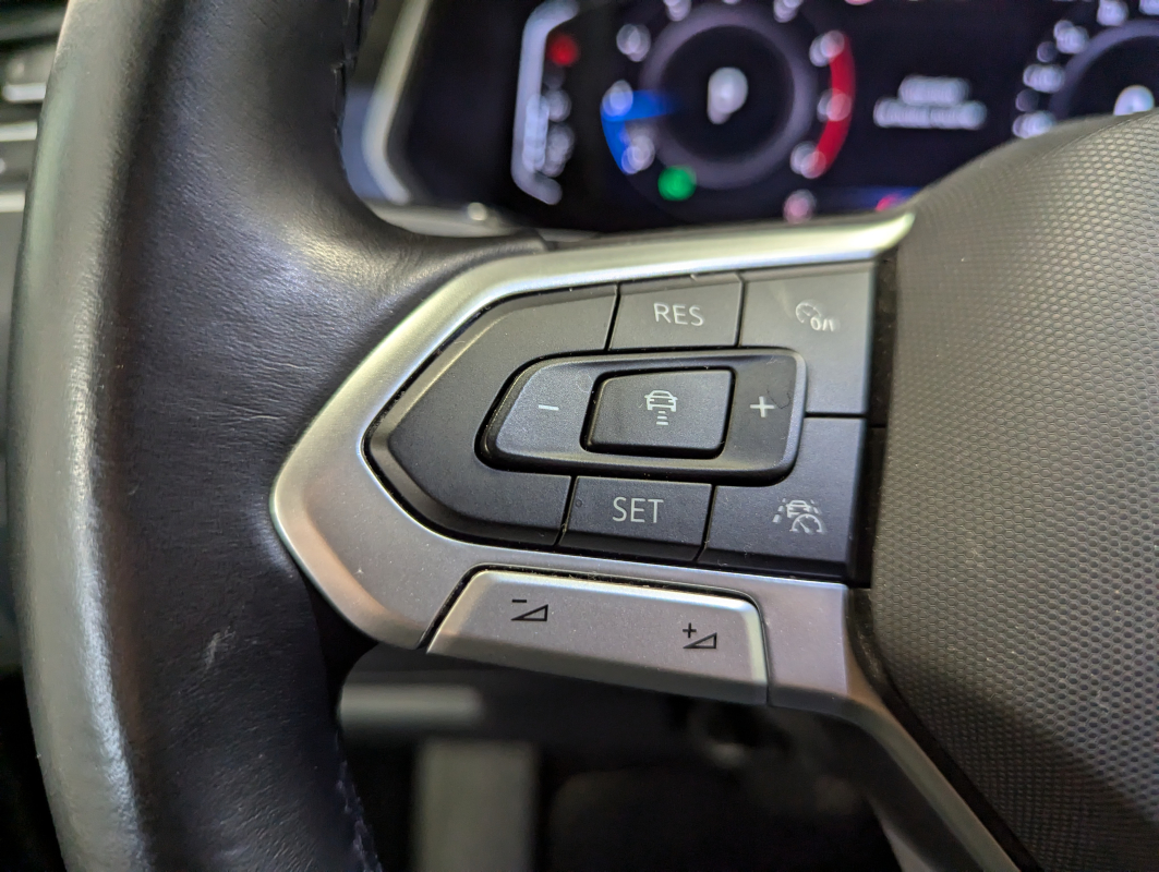 Volkswagen Tiguan — 11