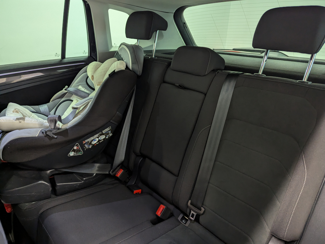 Volkswagen Tiguan — 16