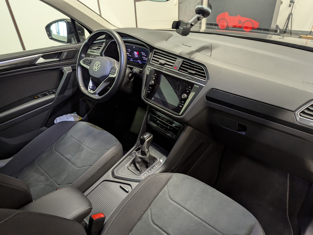 Volkswagen Tiguan — 13