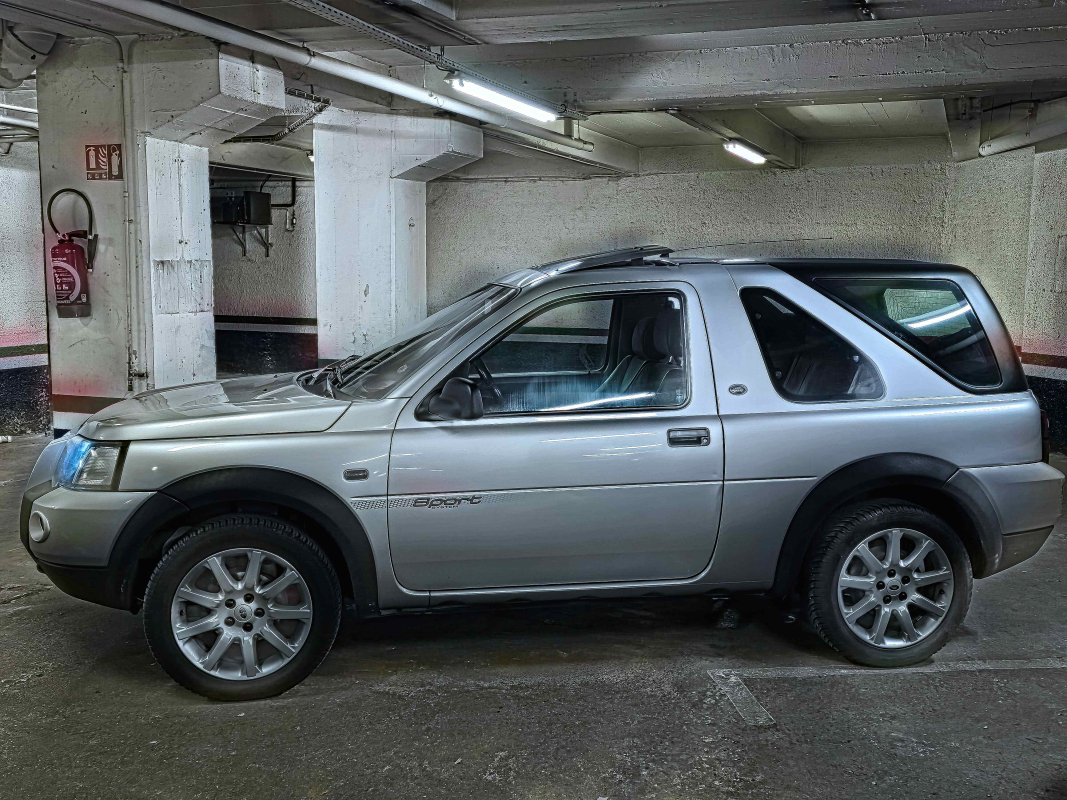 Land Rover Freelander — 12