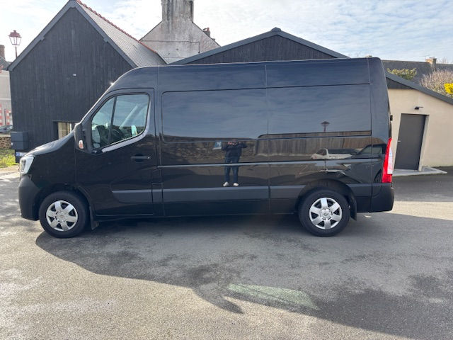 Renault Master — 9