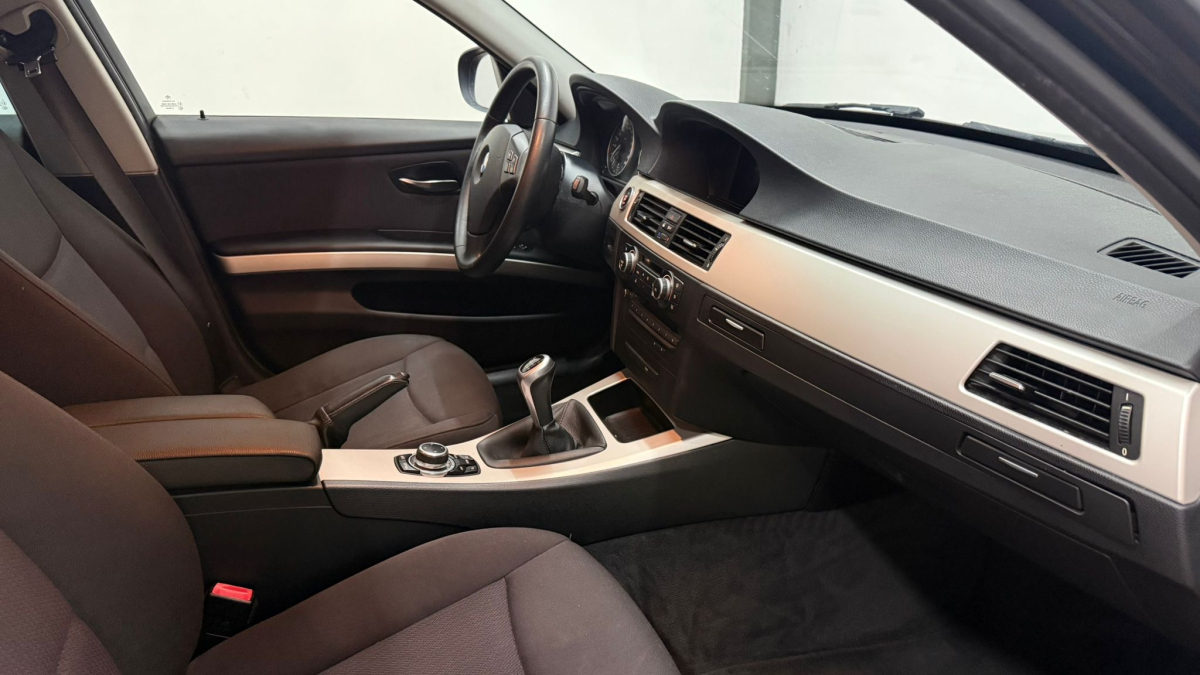 Bmw Série 3 Touring — 9