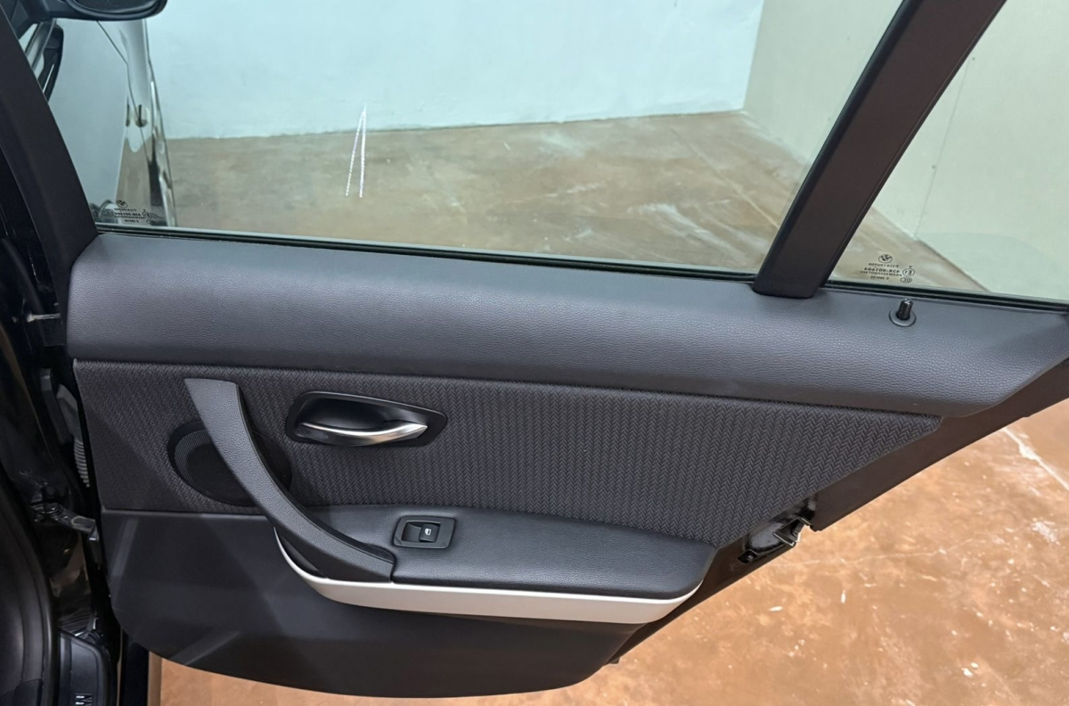 Bmw Série 3 Touring — 25