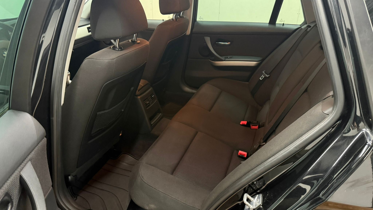 Bmw Série 3 Touring — 30