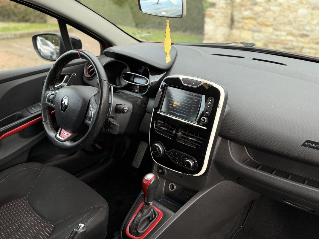 Renault Clio — 11