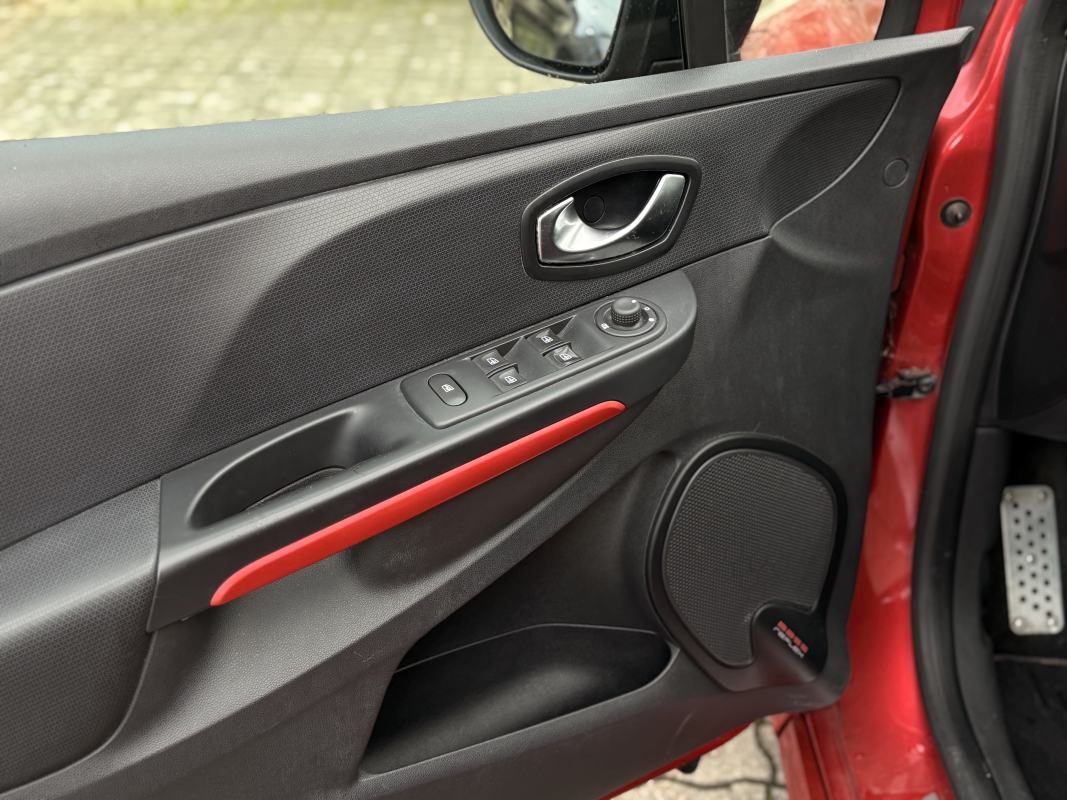 Renault Clio — 8