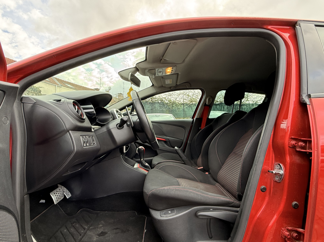 Renault Clio — 14