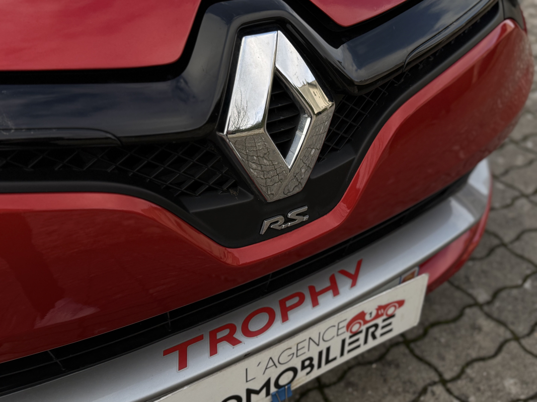 Renault Clio — 16