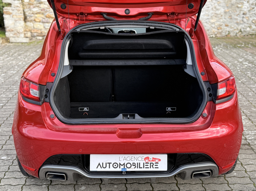 Renault Clio — 18