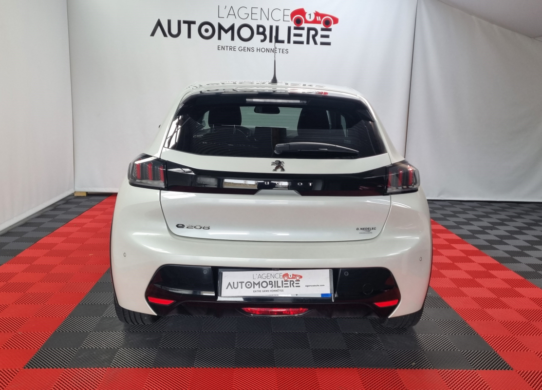 Peugeot e-208 — 5