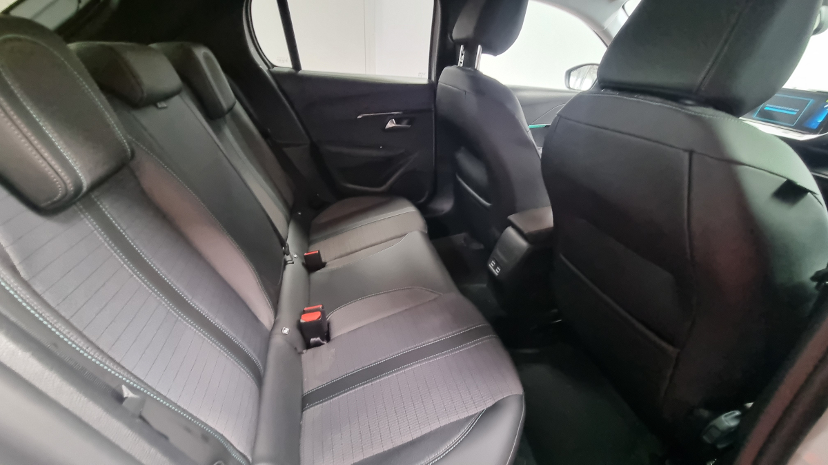 Peugeot e-208 — 15