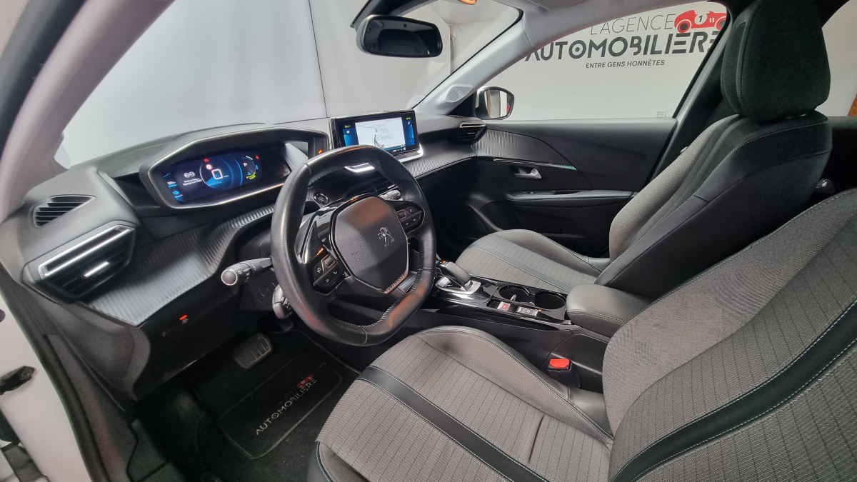 Peugeot e-208 — 11