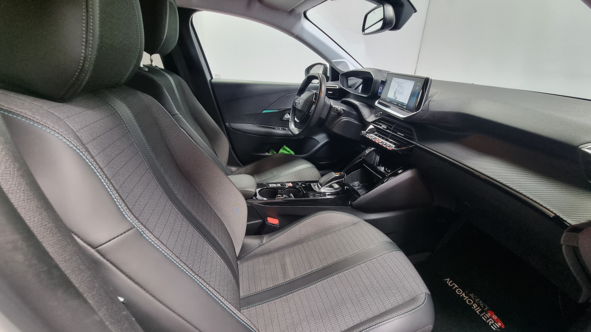 Peugeot e-208 — 13