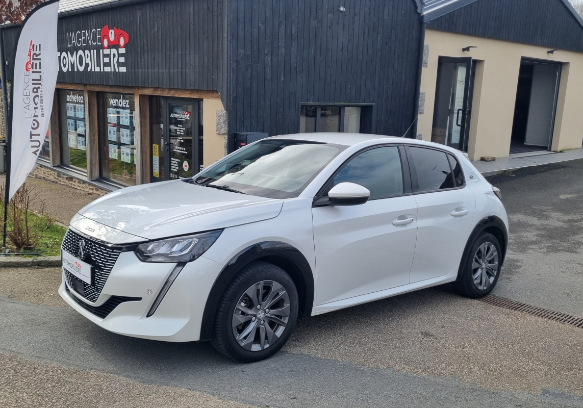 Peugeot e-208