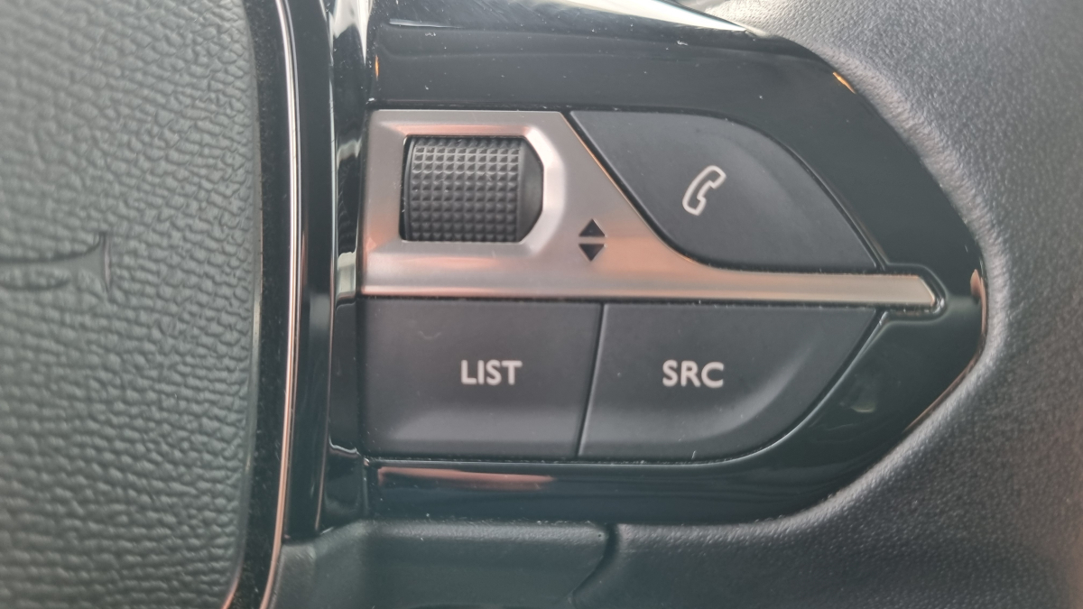 Peugeot e-208 — 36