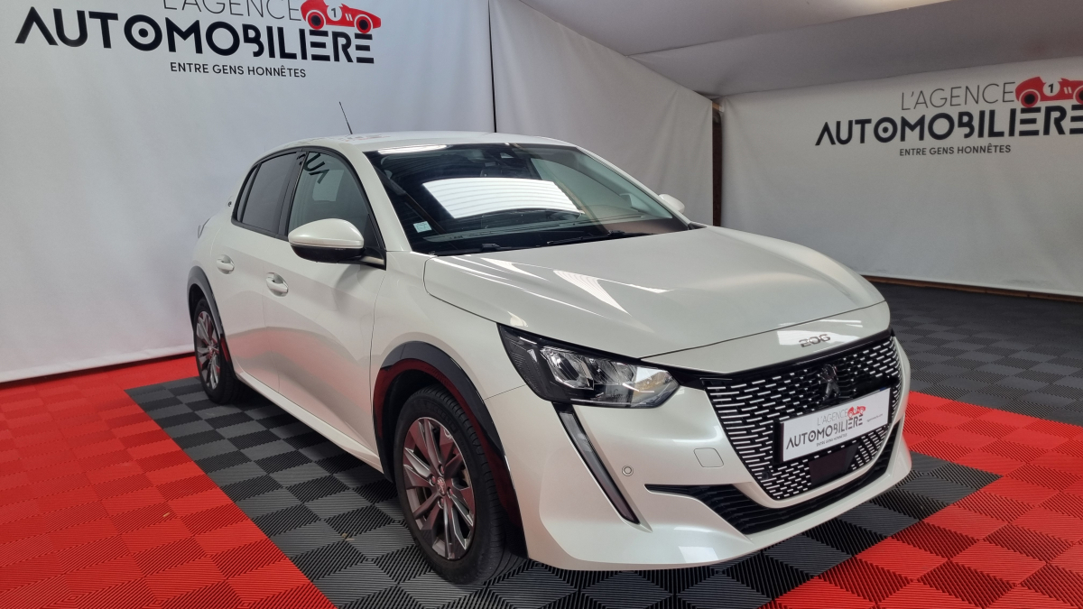 Peugeot e-208 — 3