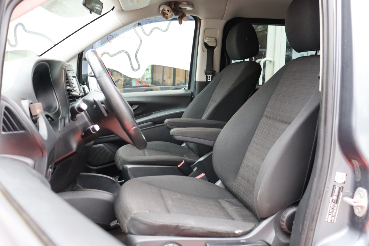Mercedes Vito — 24