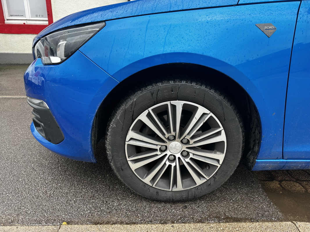 Peugeot 308 — 9