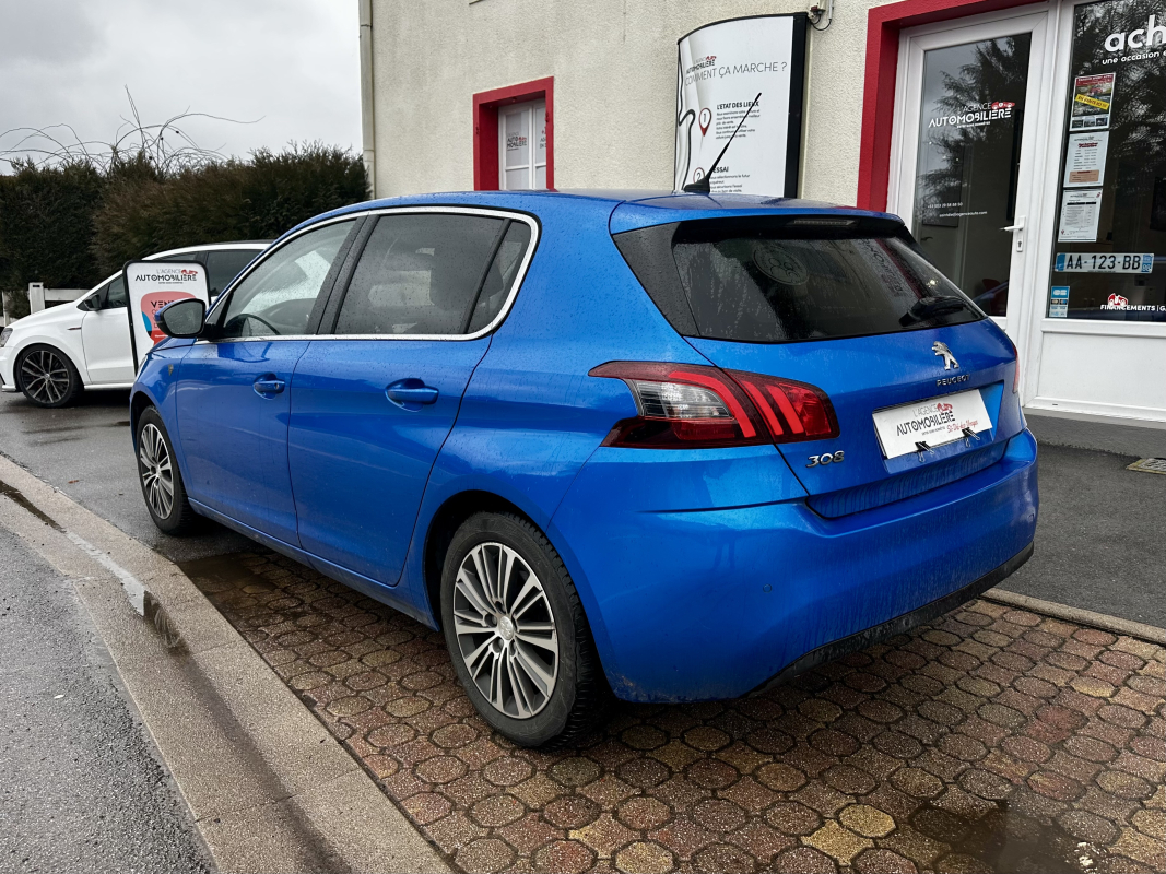 Peugeot 308 — 7