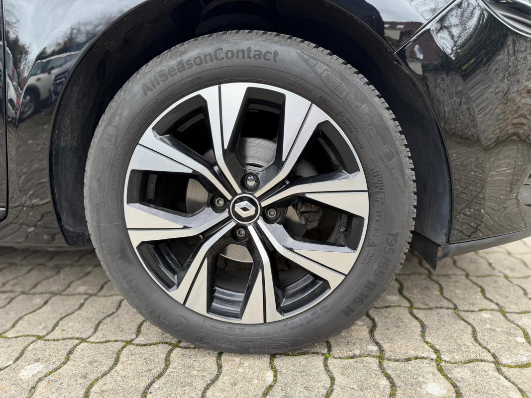 Renault Clio — 19
