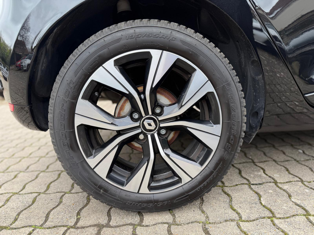 Renault Clio — 18