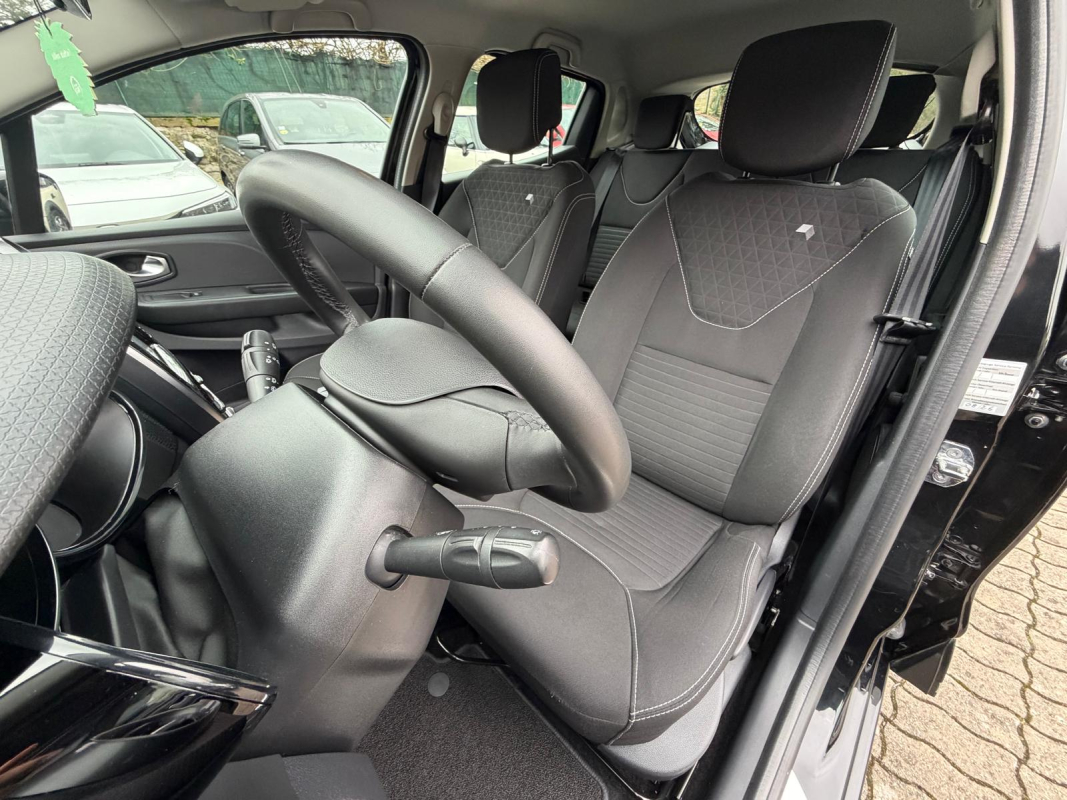 Renault Clio — 12