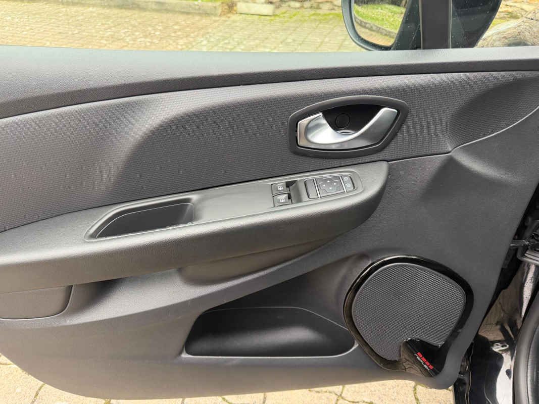 Renault Clio — 9