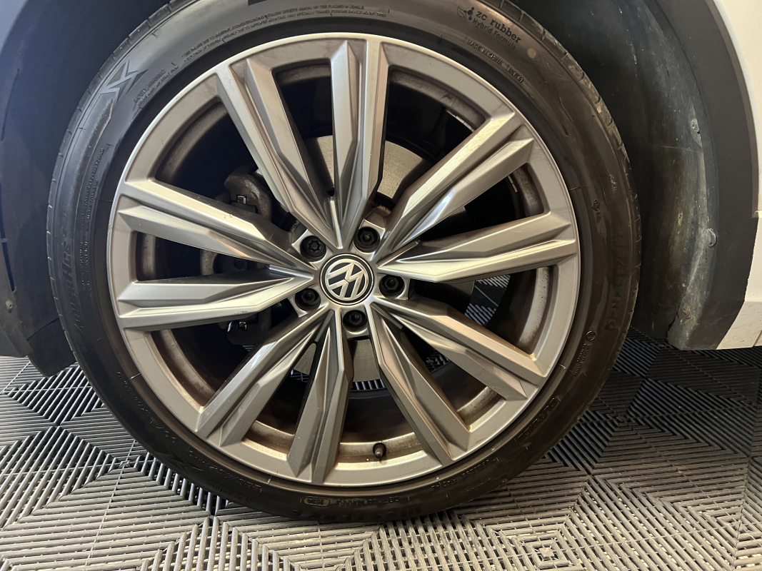 Volkswagen Tiguan Allspace — 12
