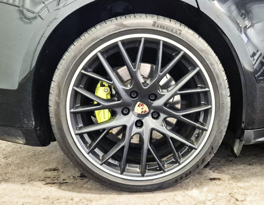 Porsche Panamera — 33